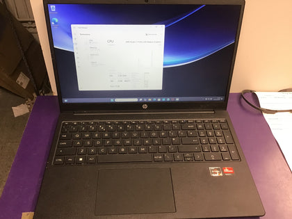 Hp laptop Ryzen 3 7320u 8GB 240gb SSD
