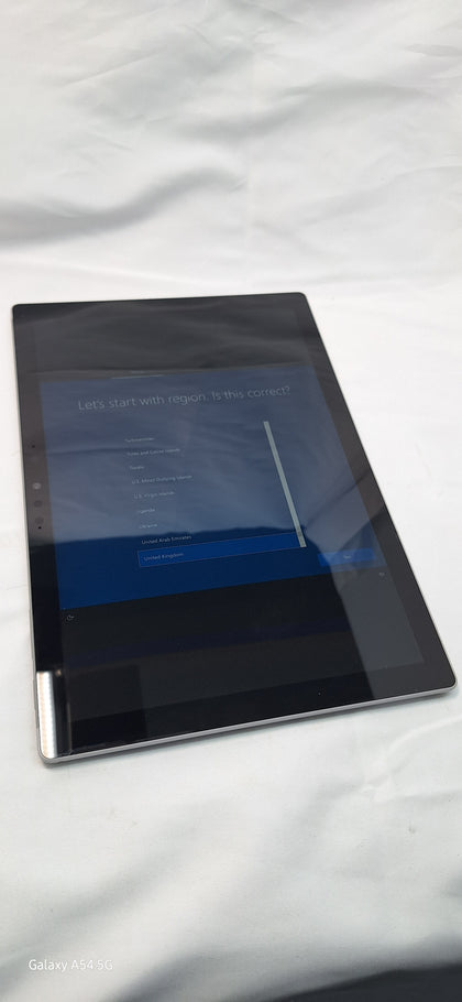 Microsoft Surface Pro 7 platinum Wi-Fi tablet 8GB RAM 256GB SSD Windows 10 Home unboxed