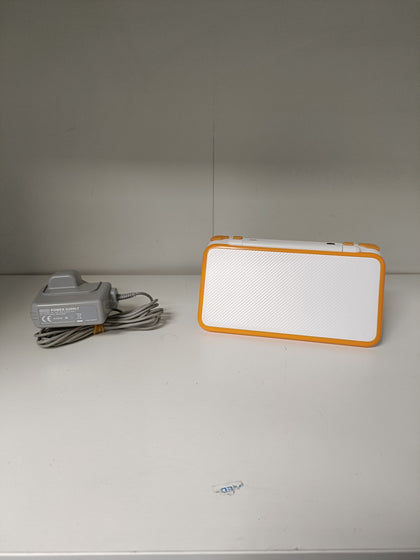 NEW 2DS XL Console - White & Orange - Great Yarmouth