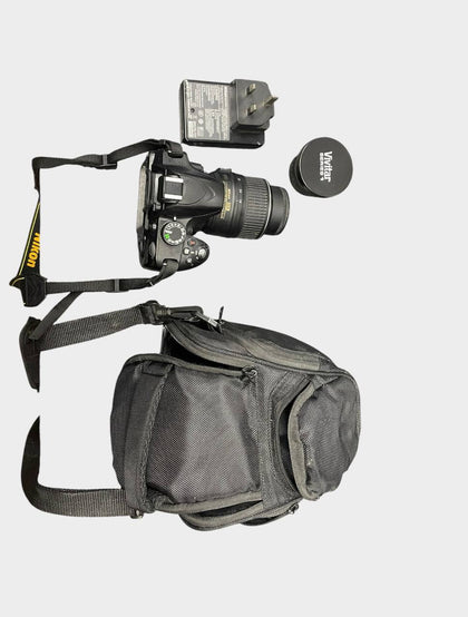 Nikon D3200 24M + 18-55mm VR
