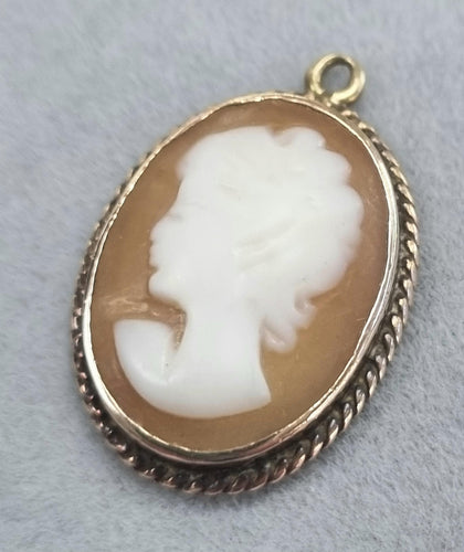 9ct Gold Cameo Pendant