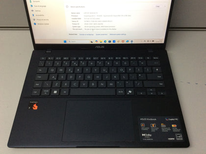 ASUS Vivobook 14 X1407Q with SnapDragon & 16 GB Ram