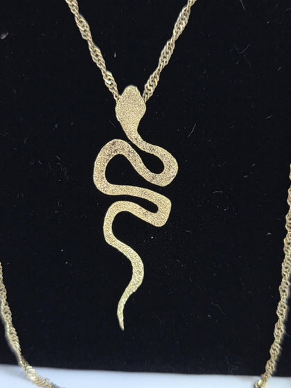 Hallmarked 375 and Tested, 9K 5.6 Gram, yellow gold snake necklace . 20