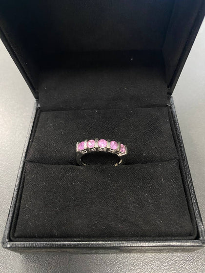 18kt Gold Ring With Pink Stones