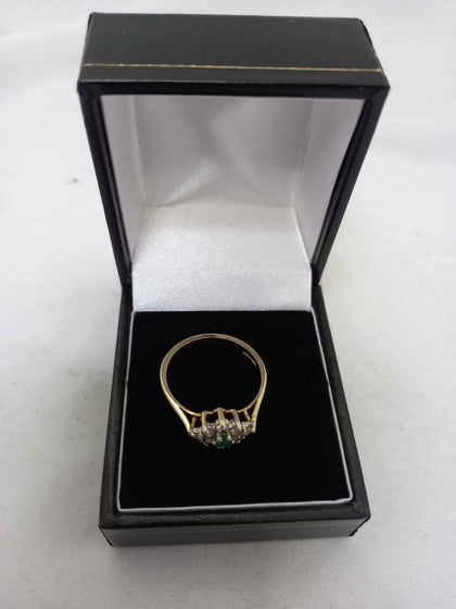 9K Hallmarked Gold Ring 2.3g Size O With Box