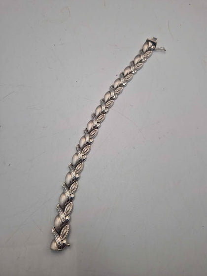 9ct White Gold Leaf Shaped Bracelet - 14.5 Grams - 8