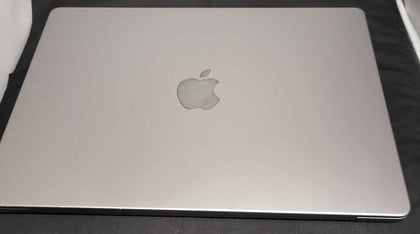 MacBook Pro 15,3 - M3 - (8-CPU 10-GPU) - 8GB Ram - 1TB SSD - 14
