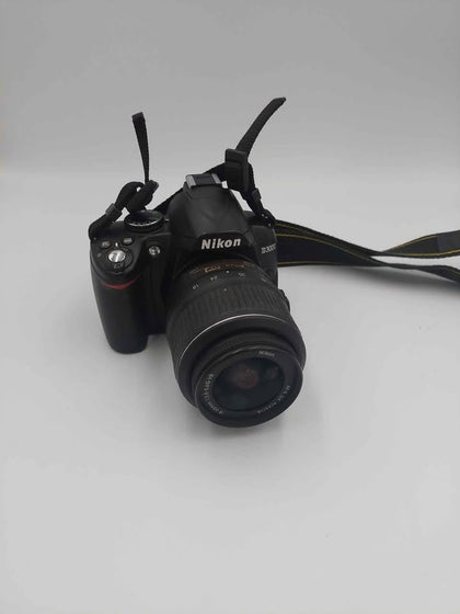 Nikon D3000 10M & 18-55mm, B With Battery Charger Pack