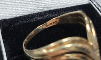 9ct Yellow Gold Wishbone Ring - 3.05G - Size U. Hallmarked