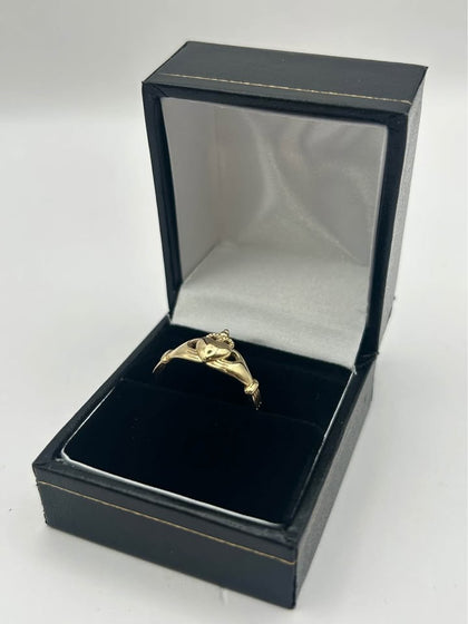 375 9CT, YELLOW GOLD, RING SIZE P - 1.4G, Boxed