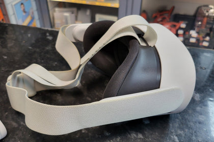 Meta Quest 3S VR Headset (With Controllers) - 128GB