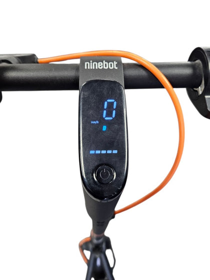 Segway Ninebot E-Scooter with Charger **COLLECTION ONLY**