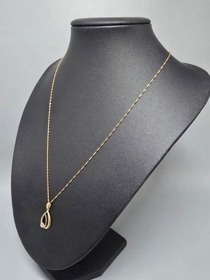 9ct Gold Necklace with Pendant 375 1.1G 18'' in Length