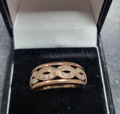 9ct Rose Gold Ring With .15 Dia Stones - 3.31G - Size P