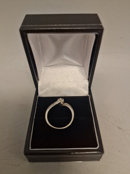 White Gold Ladies Ring 375 9ct 1.6G Size L