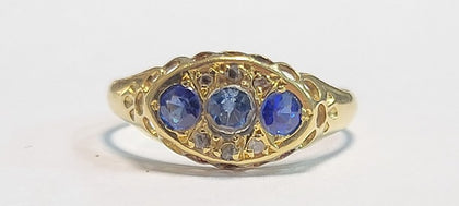 Beautiful 18ct Yellow Gold Ring With Blue Stones - 1.94G - Size N - Hallmarked