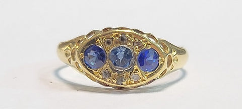 Beautiful 18ct Yellow Gold Ring With Blue Stones - 1.94G - Size N - Hallmarked