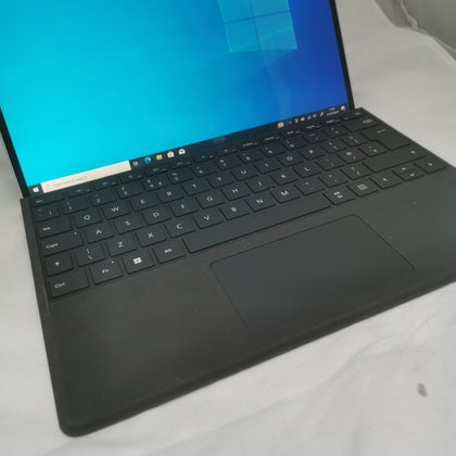 Microsoft Surface Pro 8 Platinum, 256GB (i7 Processor) 16GB RAM, WINDOWS 10 PRO, *TOUCHSCREEN*.