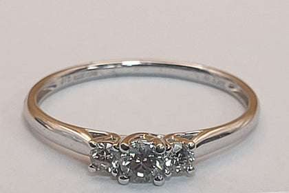 9ct White Gold Ring With Clear Stones - 1.65G - Size S - Hallmarked