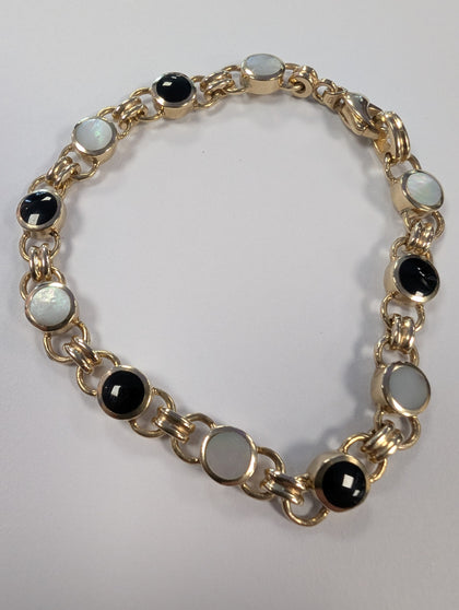 9ct gold  mother of pearl style bracelet
