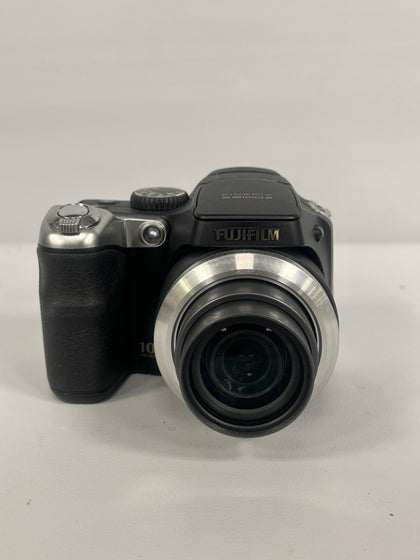Finepix fujifilm s8100 Digital camera