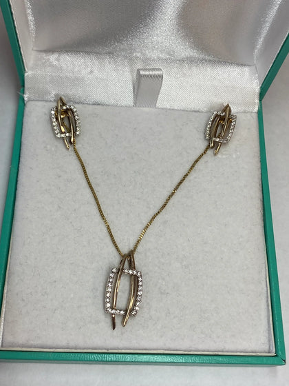 9ct gold necklace and earrings 17.5