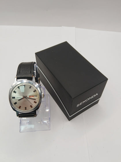 1970's Vintage Sekonda Men's Automatic Day/Date Watch (207217) Black Strap, Boxed