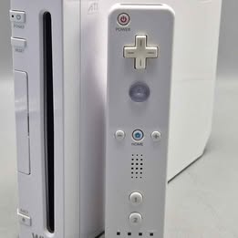 Nintendo Wii Console White with all leads 1 Controller and 1 Nunchuck No Games.