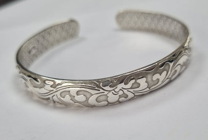 Silver Patterned Bangle 999