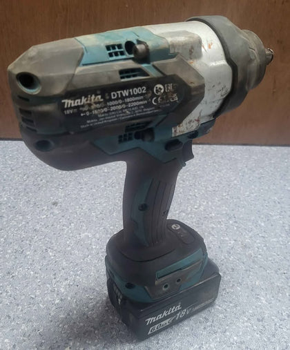 Makita (DTW1002) Impact Wrench - With 6.0ah Battery