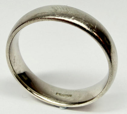 Palladium 500 wedding band ring size R