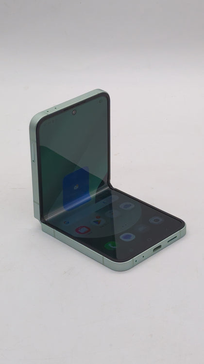 Samsung Galaxy Z Flip6 5G - Mint, 256 GB,