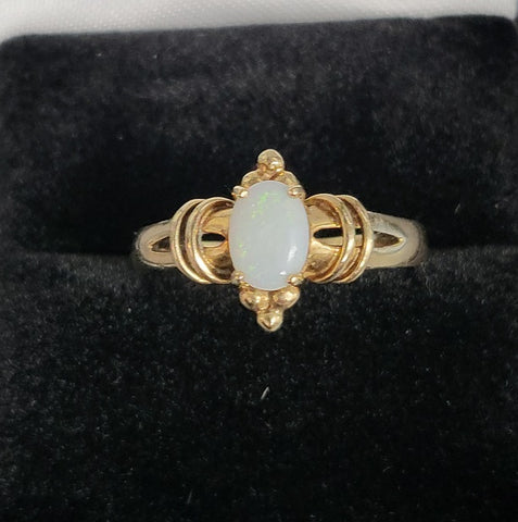 9ct Yellow Gold Ring With White Stone - 1.94G - Size P - Hallmarked