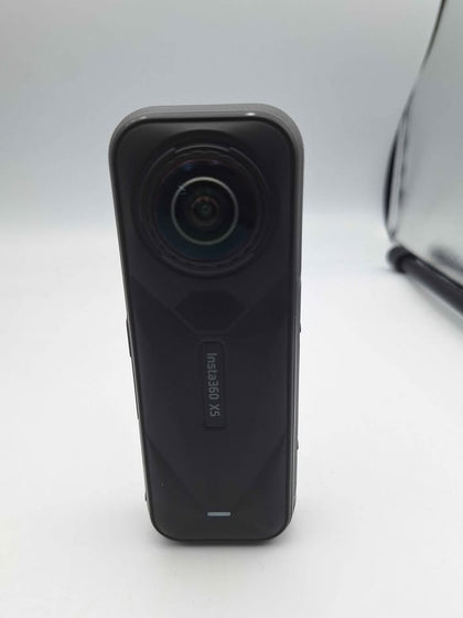 Insta360 X5 Standard Bundle – Midnight Black – 8K 360° Action Camera + 114cm Invisible Selfie Stick