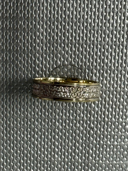 9ct Gold Band Set With Clear Stones