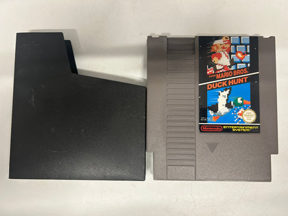 NINTENDO NES Console + SUPER MARIO BROS/DUCK HUNT