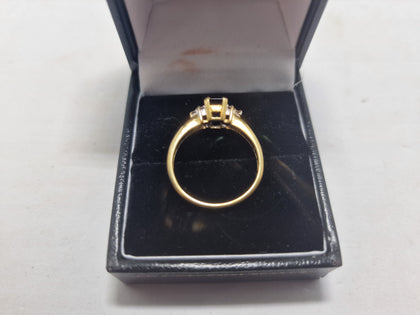 18CT (750) Gold Ring with BlueGreen Stone SIZE P 2.9G.