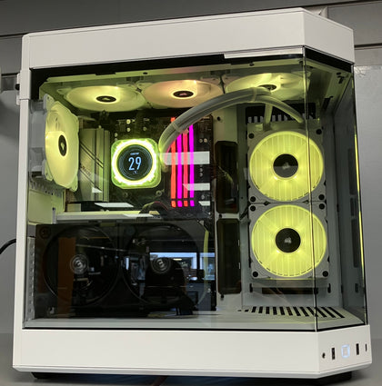 Custom Gaming PC X570 Phantom Gaming 4 / Ryzen 7 5800X / RTX 5070 12GB / 32.0 GB / 2TB SSD ** Collection Only **