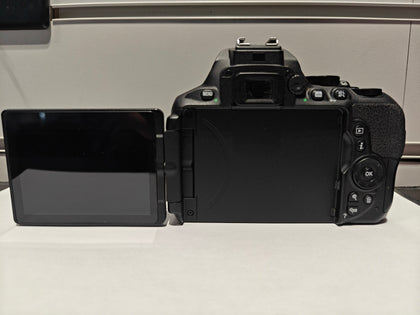 Nikon D5600 24.2 MP Digital SLR Camera - Black (Kit with 18-55mm Lens)