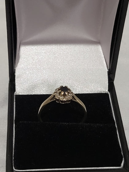 9ct Yellow Gold Ring with Clear & Blue Stones - Size N - 1.68g