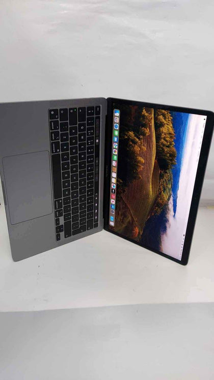 MacBook Pro 17,1 Netbook - M1 Chip (8-CPU 8-GPU) - 8GB Ram - 256GB SSD - 13