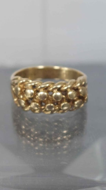 9CT GOLD keeper ring 5.4G hallmarked in very good condition size N