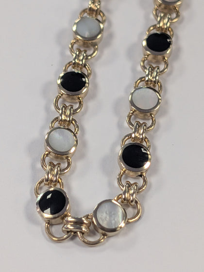 9ct gold  mother of pearl style bracelet