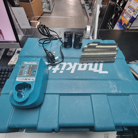 Makita GN900 Nail Gun