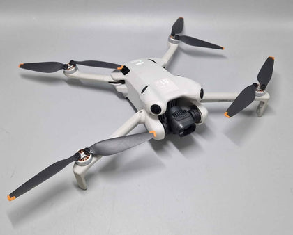 DJI Mini 4 Pro (DJI RC 2) Fly More Combo Foldable Quadcopter