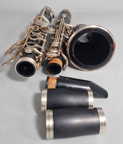 Grassi CL200 Master Series Clarinet, 17 Keys with case and loads of extras