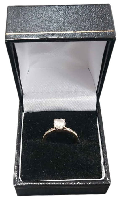 9ct yellow gold engagement ring with white stones 1.6g Boxed size K hallmarked