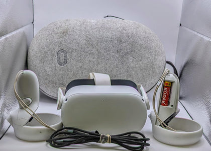 Meta/Oculus Quest 2 VR Headset (With Controllers) - 256GB, Missing battery cover on right Joy con