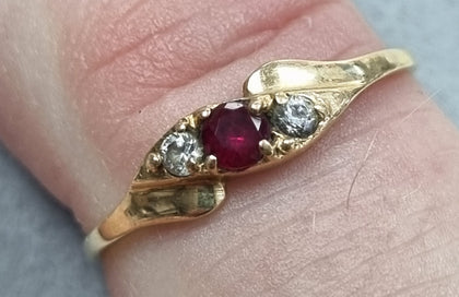 14ct Gold Diamond/Ruby Ring.