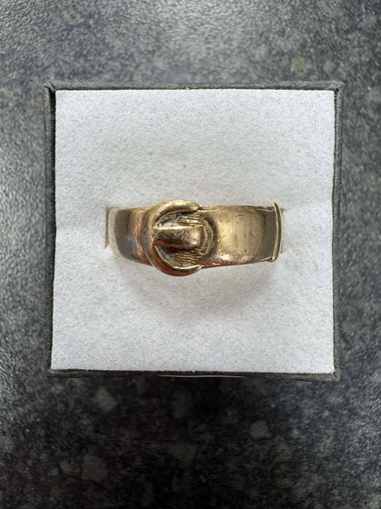 Gold ring **9ct** **Size R** **2.56 Grams** **Hallmarked**